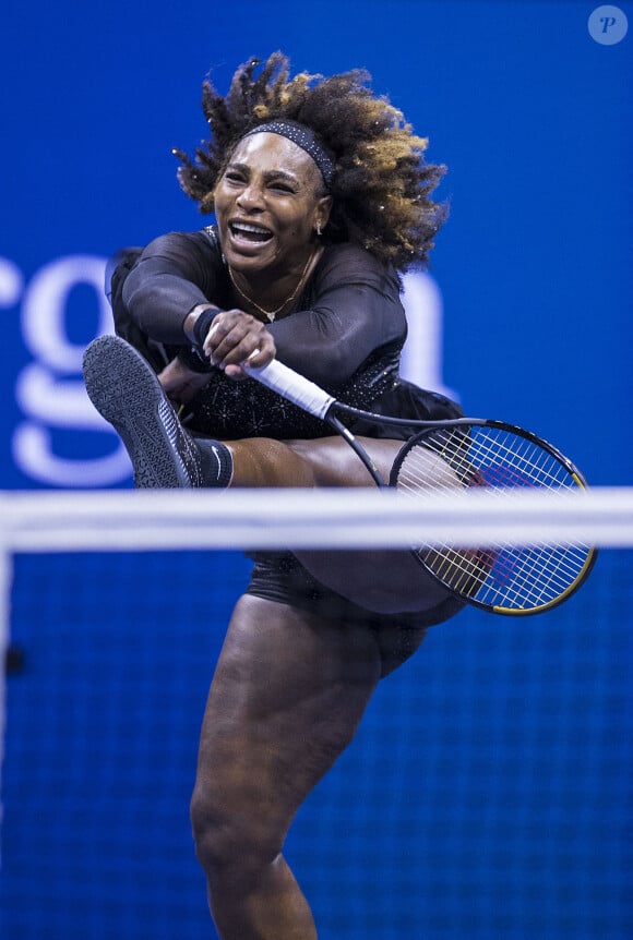 Serena Williams fait ses adieux au tennis après son élimination au troisième tour par A.Tomljanovic (7-5, 6-7 (4/7), 6-1)à l'US Open sur le court Arthur-Ashe à New York City, New York, Etats-Unis, le 2 septembre 2022. © Prensa Internacional/Zuma Press/Bestimage 