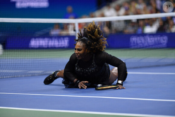 Serena Williams fait ses adieux au tennis après son élimination au troisième tour par A.Tomljanovic (7-5, 6-7 (4/7), 6-1)à l'US Open sur le court Arthur-Ashe à New York City, New York, Etats-Unis, le 2 septembre 2022. © Antoine Couvercelle/Panoramic/Bestimage 
