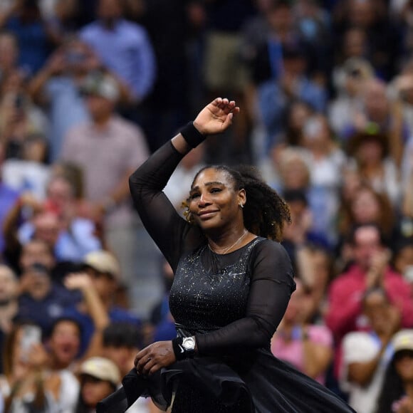 Serena Williams fait ses adieux au tennis après son élimination au troisième tour par A.Tomljanovic (7-5, 6-7 (4/7), 6-1)à l'US Open sur le court Arthur-Ashe à New York City, New York, Etats-Unis, le 2 septembre 2022. © Antoine Couvercelle/Panoramic/Bestimage 