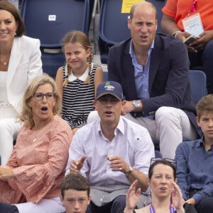 Sophie Rhys-Jones, le prince Edward, le prince William, Kate Middleton et la princesse Charlotte lors des Jeux du Commonwealth à Birmingham, le 2 août 2022.