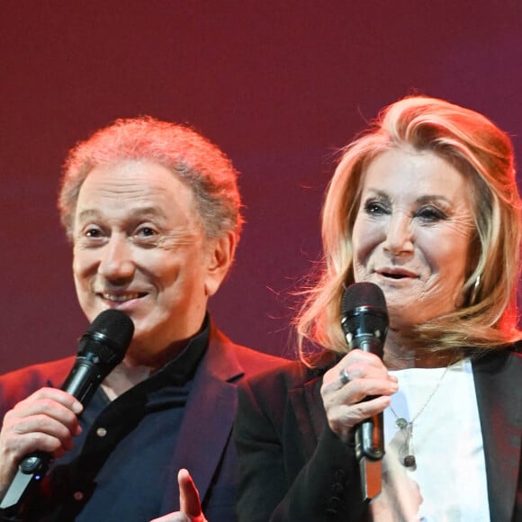 Michel Drucker et Sheila - Soirée du 20ème anniversaire de la chaîne Mélody TV à l'Olympia de Paris le 8 juin 2022. © Coadic Guirec - Giancarlo Gorassini/Bestimage 