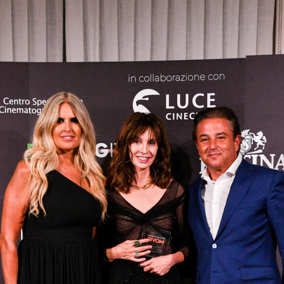 Tiziana Rocca, Anne Parillaud, Francois-Marc Sastre à la press room du prix "Filming Italy Best Movie Achievement" lors de la 79ème édition du festival international du film de Venise (La Mostra), Italie, le 4 septembre 2022. © SGP/Bestimage