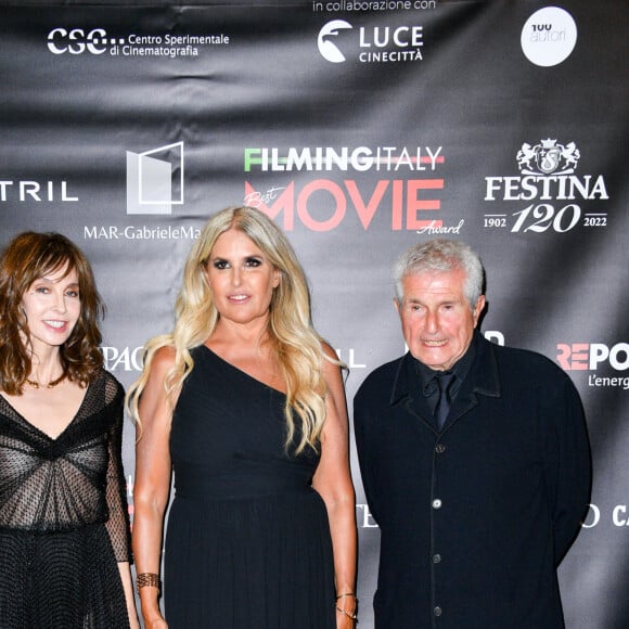 Anne Parillaud, Tiziana Rocca, Claude Lelouch au photocall de la cérémonie du prix "Filming Italy Best Movie Achievement" lors de la 79ème édition du festival international du film de Venise (La Mostra), Italie, le 4 septembre 2022. © SGP/Bestimage