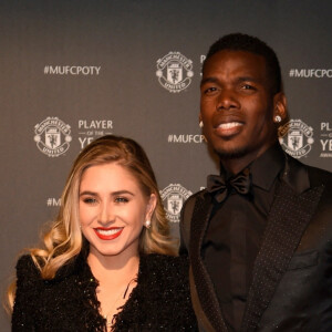 Paul Pogba et sa compagne Maria Salaues lors de la soirée du prix du joueur de l'année de Manchester United 2019 au stade Old Trafford à Manchester, Royaume Uni, le 9 mai 2019.