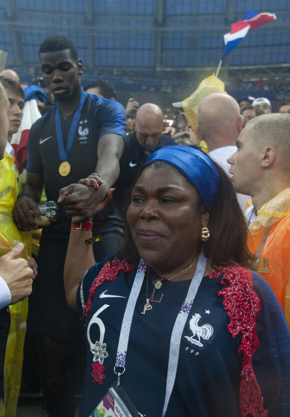 Paul Pogba et sa mère Yeo Pogba - Finale de la Coupe du Monde de Football 2018 en Russie à Moscou, opposant la France à la Croatie (4-2) le 15 juillet 2018 © Moreau-Perusseau / Bestimage