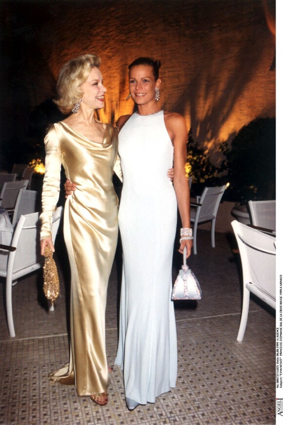 Lynn Ayatt et la princesse Stéphanie au bal de la Croix rouge en 1999