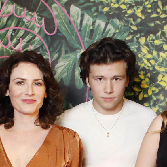 Exclusif - Lucien Belves, Frédéric Diefenthal, Elsa Lunghini et Pola Petrenko - 5e saison du festival International des Séries "Canneseries" à Cannes, le 2 avril 2022. © Denis Guignebourg/Bestimage