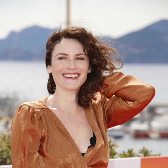 Elsa Lunghini - 5e saison du festival International des Séries "Canneseries" à Cannes, le 2 avril 2022. © Christophe Aubert via Bestimage