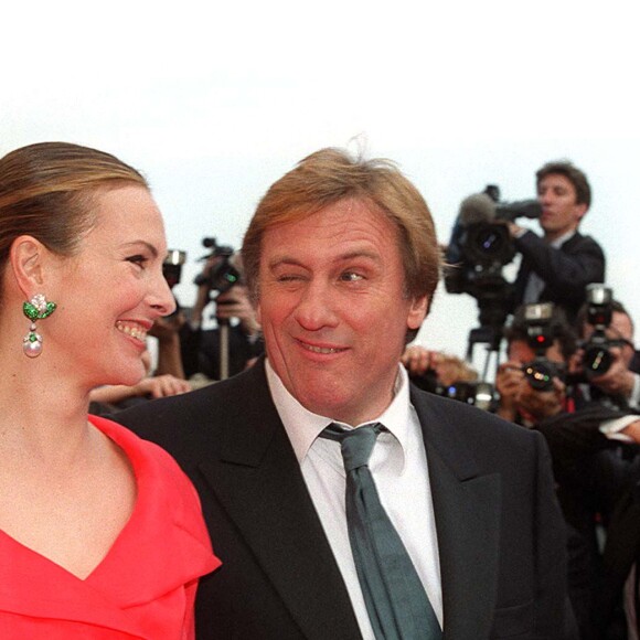 Carole Bouquet et Gérard Depardieu en mai 2001.