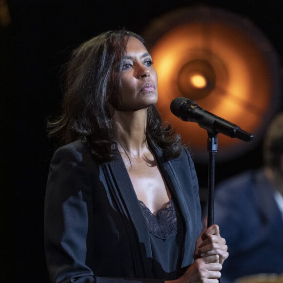 Karine Le Marchand - La Nuit de la Déprime revient aux Folies Bergère, le 3 février 2020. A quelques jours de la Saint-Valentin, on retrouve sur scène les chanteurs les plus déprimants et les humoristes les plus badants, pour pleurer (de rire). © Pierre Perusseau / Bestimage