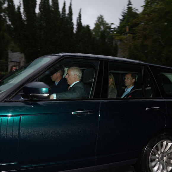 Le prince William, duc de Cambridge, le prince Edward, comte de Wessex et Sophie Rhys-Jones, comtesse de Wessex arrivent au château de Balmoral, Ecosse, Royaume Uni, le 8 septembre 2022. 
