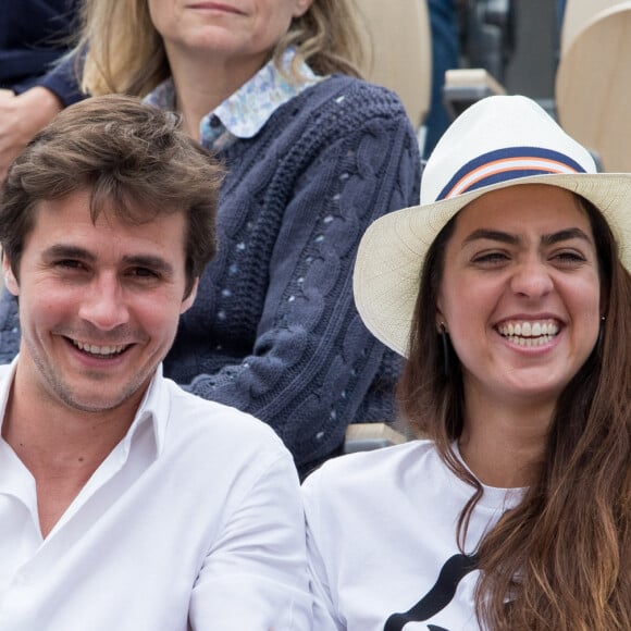 Info du 13 mai 2021 - Anouchka Delon et Julien Dereims se sont mariés en Suisse - Anouchka Delon et son compagnon Julien Dereims - Célébrités dans les tribunes des internationaux de France de tennis de Roland Garros à Paris, France, le 8 juin 2019. © Jacovides / Moreau/Bestimage