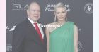 Albert et Charlene de Monaco : Tendres baisers et complicité, ils s'affichent soudés après beaucoup d'émotion