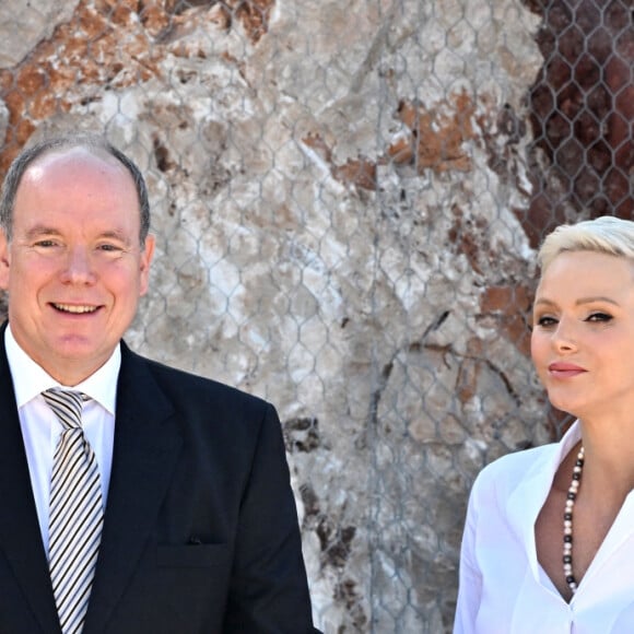 La princesse Charlène de Monaco devient présidente de la SPA, lors de l'annonce faite à l'occasion de la pose de la première pierre du futur refuge de la SPA de Peille, près du Mont Angel, France, le 12 septemb re 2022. La princesse Charlène de Monaco était accompagné du prince Albert II de Monaco et de M-A.de Massy, présidente de la Société Canine de Monaco. © Bruno Bebert/Bestimage