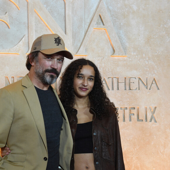 Vincent Perez et sa fille Tess - Avant-première du film "Athena" à la salle Pleyel à Paris le 13 septembre 2022