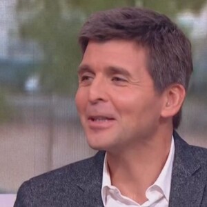 Kad Merad face à Julia Vignali et Thomas Sotto dans "Télématin", le 14 septembre 2022, sur France 2