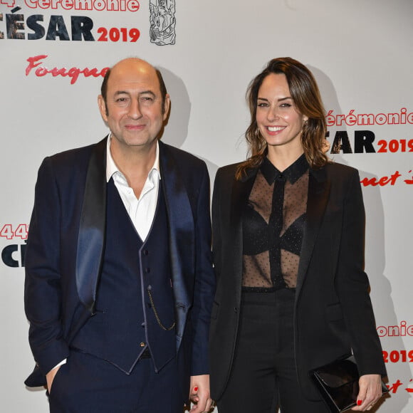Kad Merad et sa compagne Julia Vignali - Photocall du dîner de la 44ème cérémonie des César au Fouquet's à Paris. Le 22 février 2019 © Pierre Perusseau / Bestimage