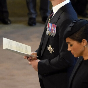Le prince Harry, duc de Sussex, Meghan Markle, duchesse de Sussex- Intérieur - Procession cérémonielle du cercueil de la reine Elisabeth II du palais de Buckingham à Westminster Hall à Londres. Le 14 septembre 2022 