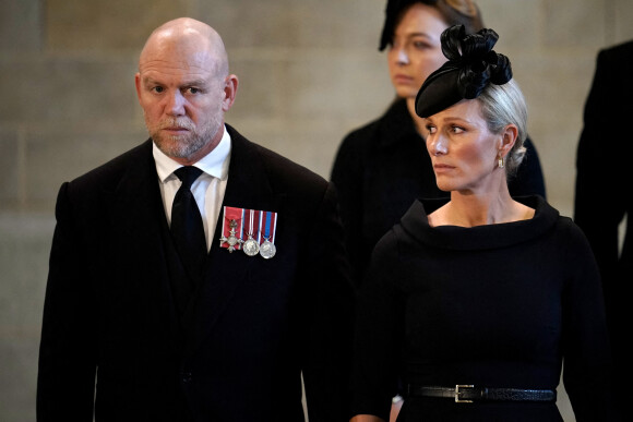 Zara et Mike Tindall émus devant le cercueil de la reine Elizabeth II @ Chris Furlong/PA Wire