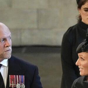 Zara Tindall et son mari Mike - Intérieur - Procession cérémonielle du cercueil de la reine Elisabeth II du palais de Buckingham à Westminster Hall à Londres. Le 14 septembre 2022 