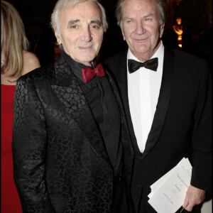 Charles Aznavour et Pierre Mondy - Soirée au château de Versailles au profit de la recherche contre le cancer.