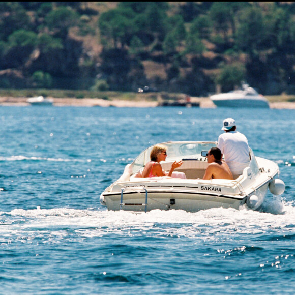 Photo de Dodi Al-Fayed en vacances à Saint-Tropez avec Lady Diana