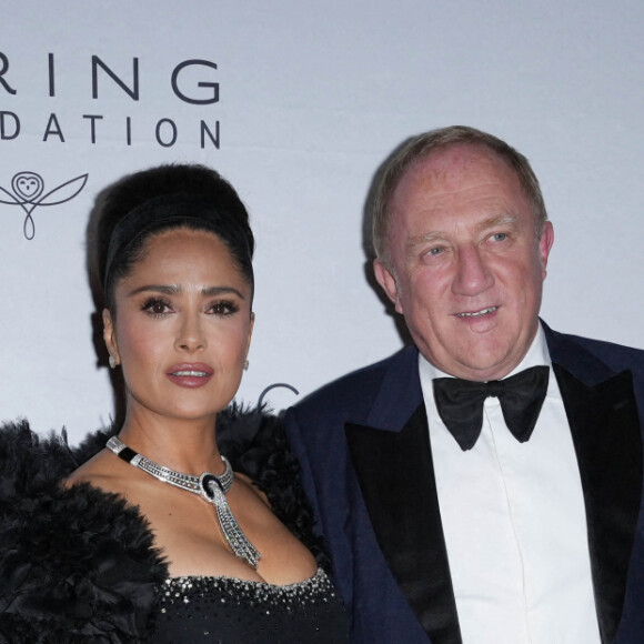 Salma Hayek et François-Henri Pinault - Photocall de la soirée de gala Kering Foundation's Caring For Women Dinner à New York le 15 septembre 2022.