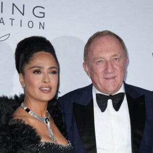 Salma Hayek et François-Henri Pinault - Photocall de la soirée de gala Kering Foundation's Caring For Women Dinner à New York le 15 septembre 2022.