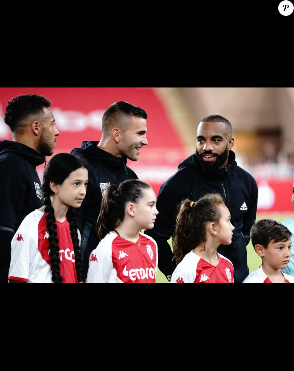 Anthony Lopes (Lyon) - Alexandre Lacazette (Lyon) - Match de Ligue 1 Uber Eats "Monaco - Lyon (2-1)" au stade Louis II, le 11 septembre 2022.
