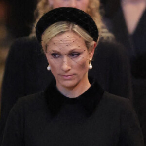 Zara Phillips (Zara Tindall), Louise Mountbatten-Windsor (Lady Louise Windsor) et la princesse Beatrice d'York - Veillée des petits-enfants de la reine Elizabeth II au Westminster Hall à Londres, Royaume Uni. 