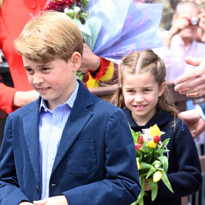 La princesse Charlotte et le prince George - Le duc et la duchesse de Cambridge, et leurs enfants, en visite à Cardiff, à l'occasion du jubilé de platine de la reine d'Angleterre. Le 4 juin 2022 