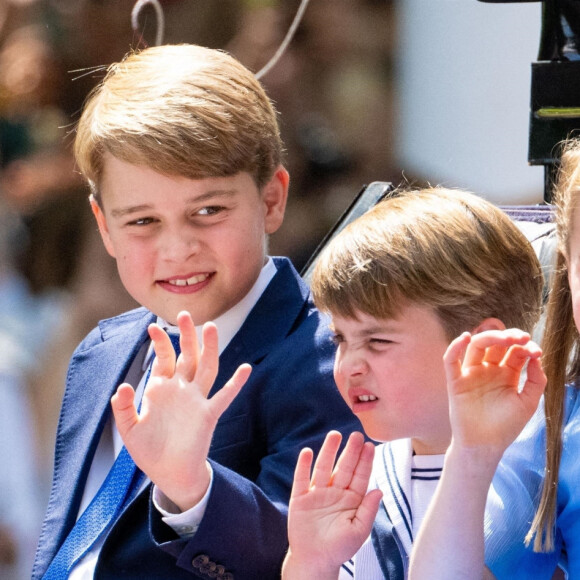 Le prince George de Cambridge, Le prince Louis de Cambridge, La princesse Charlotte de Cambridge - Les membres de la famille royale lors de la parade militaire "Trooping the Colour" dans le cadre de la célébration du jubilé de platine (70 ans de règne) de la reine Elizabeth II à Londres, le 2 juin 2022. 