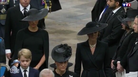 Meghan Markle et Kate Middleton - Procession du cercueil de la reine Elizabeth II d'Angleterre. Londres, le 19 septembre 2022.