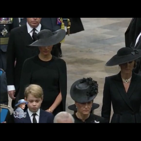 Meghan Markle et Kate Middleton - Procession du cercueil de la reine Elizabeth II d'Angleterre. Londres, le 19 septembre 2022.