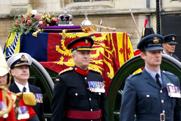 Procession du cercueil de la reine Elizabeth II d'Angleterre de Wesminster Hall où il était exposé au public, jusqu'à l'Abbaye de Westminster. Londres, le 19 septembre 2022.