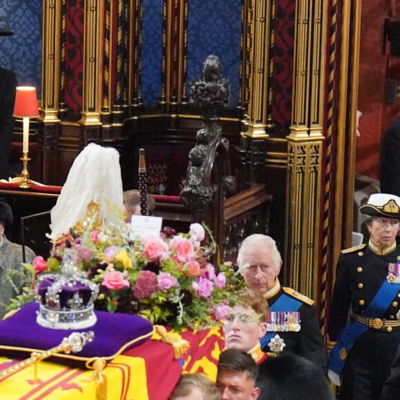 Le roi Charles III, la princesse Anne, Camilla, reine consort - Service funéraire à l'Abbaye de Westminster pour les funérailles d'Etat de la reine Elizabeth II d'Angleterre. Londres, le 19 septembre 2022. © Dominic Lipinski / PA via Bestimage