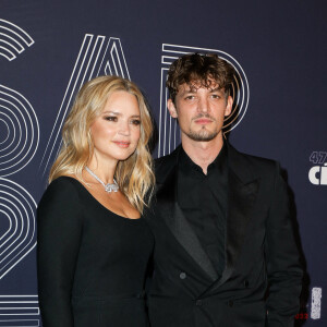 Virginie Efira et son compagnon Niels Schneider (en YSL) - Photocall de la 47ème édition de la cérémonie des César à l'Olympia à Paris, le 25 février 2022. © Borde-Jacovides/Bestimage 