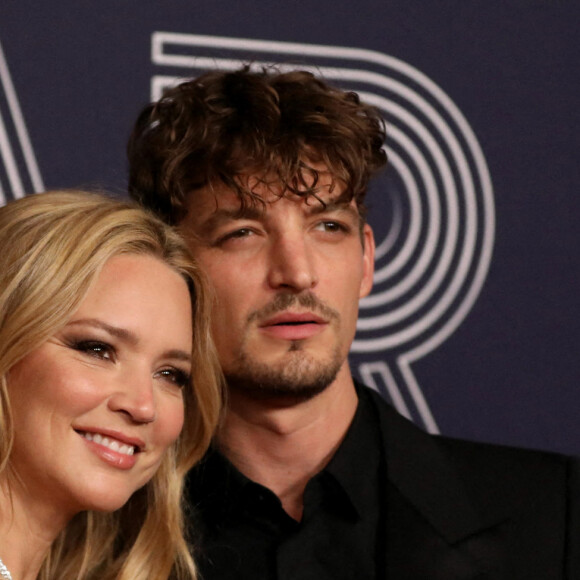 Virginie Efira et son compagnon Niels Schneider (en YSL) - Photocall de la 47ème édition de la cérémonie des César à l'Olympia à Paris, le 25 février 2022. © Borde-Jacovides/Bestimage 