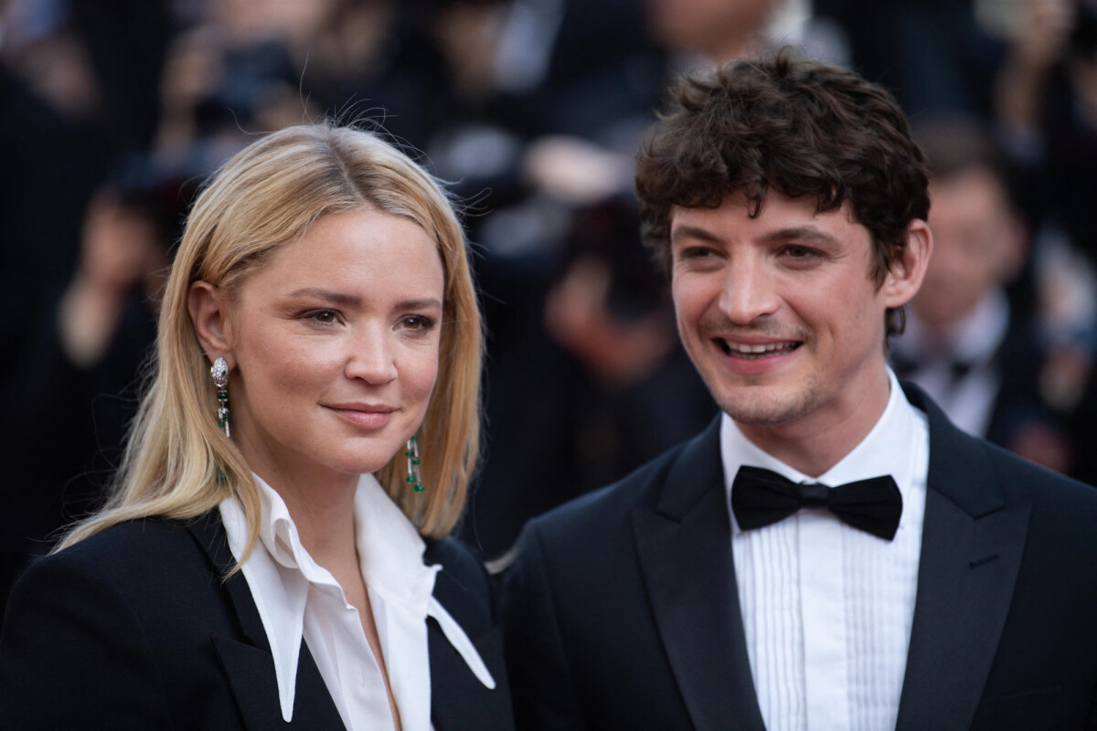 Photo : Niels Schneider et sa compagne Virginie Efira - Montée des
