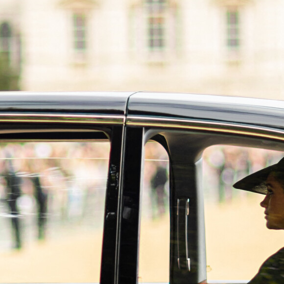 Meghan Markle, duchesse de Sussex - Arrivées au service funéraire à l'Abbaye de Westminster pour les funérailles d'Etat de la reine Elizabeth II d'Angleterre le 19 septembre 2022. © Tiziano da Silva / Bestimage