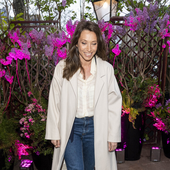 Laura Smet - Remise du prix littéraire "La Closerie des Lilas" à la Closerie des Lilas à Paris le 12 avril 2022. © Pierre Perusseau/Bestimage