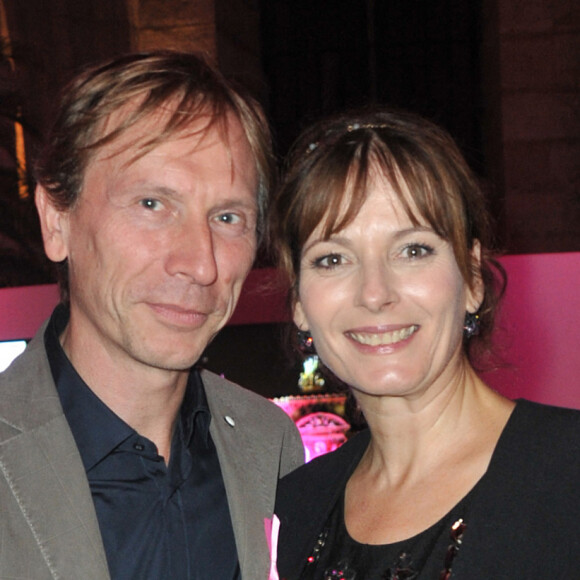 Exclusif - Cecilia Hornus (Plus belle la vie) et son compagnon Thierry Ragueneau - Soiree "Octobre Rose" organisée par Estee Lauder pour l'association "Le Cancer du Sein, Parlons-en !" a la Conciergerie a Paris, le 30 septembre 2013.