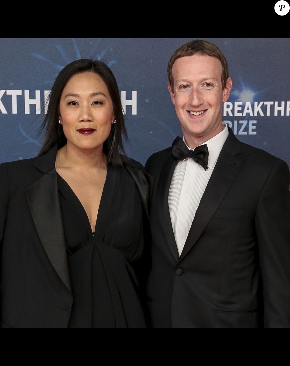 Mark Zuckerberg et sa femme Priscilla Chan - People à la cérémonie "2020 Breakthrough Prize" au Ames Research Center à Mountain View, le 3 novembre 2019.