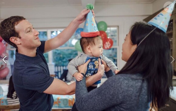 Mark Zuckerberg et sa femme Priscilla Chan célèbrent le premier anniversaire de leur fille Maxima. Photo postée sur Facebook en décembre 2016.