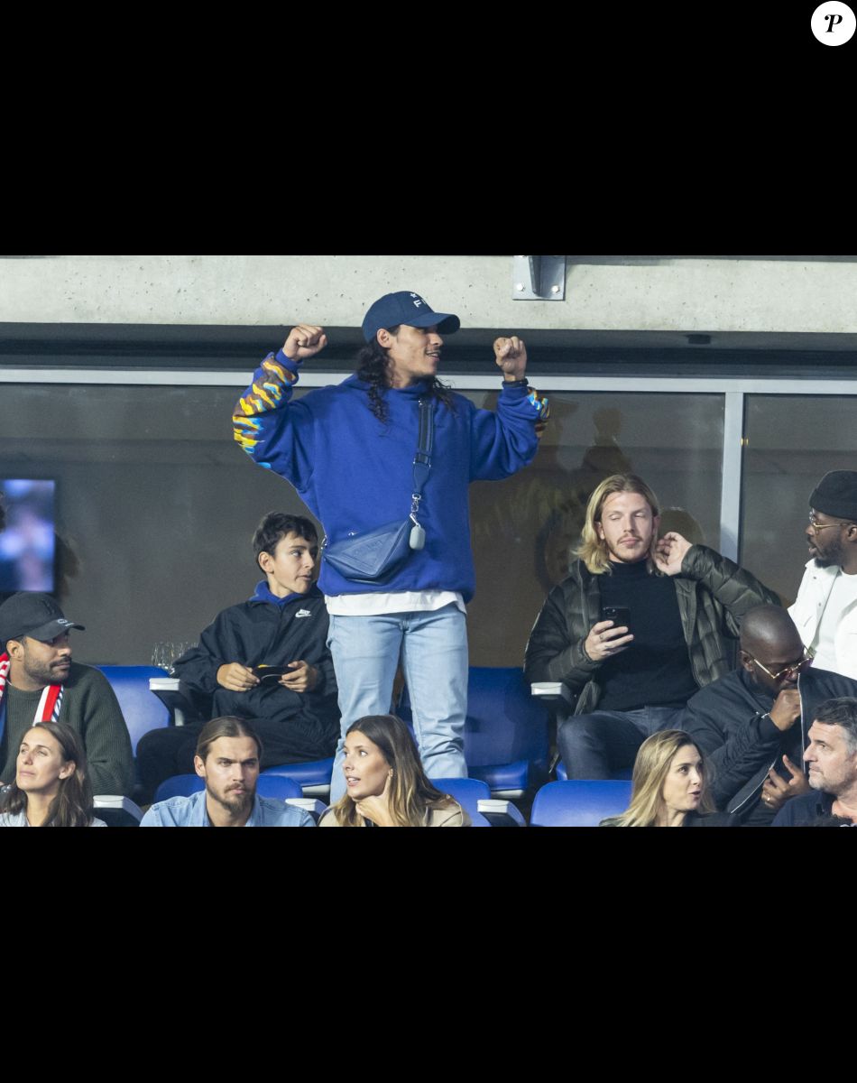 Le rappeur Hatik - People dans les tribunes lors du match de la 5ème et avant-dernière journée de Ligue des nations entre la France et l'Autriche (2-0) au Stade de France à Saint-Denis le 22 septembre 2022.