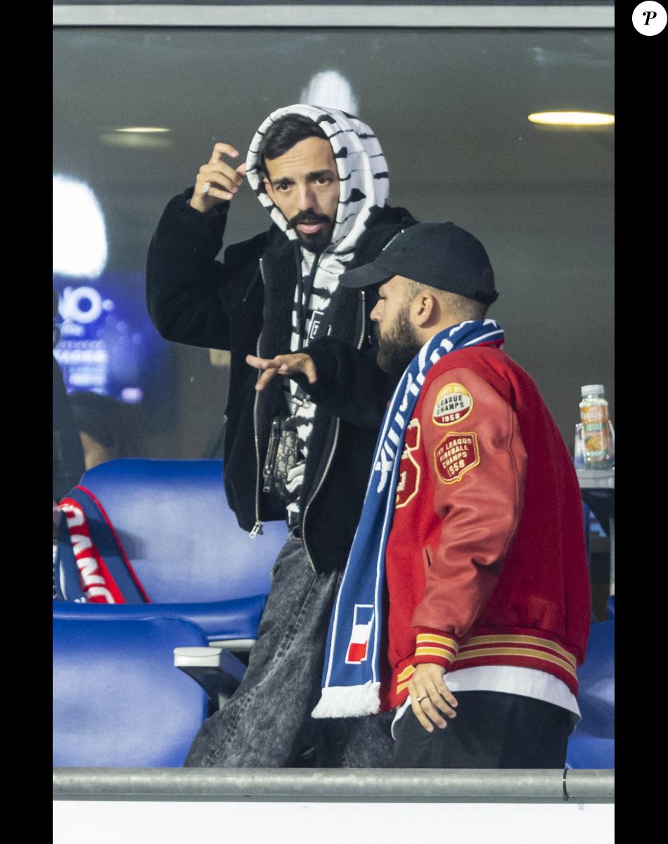 Bigflo et Oli - People dans les tribunes lors du match de la 5ème et avant-dernière journée de Ligue des nations entre la France et l'Autriche (2-0) au Stade de France à Saint-Denis le 22 septembre 2022.
