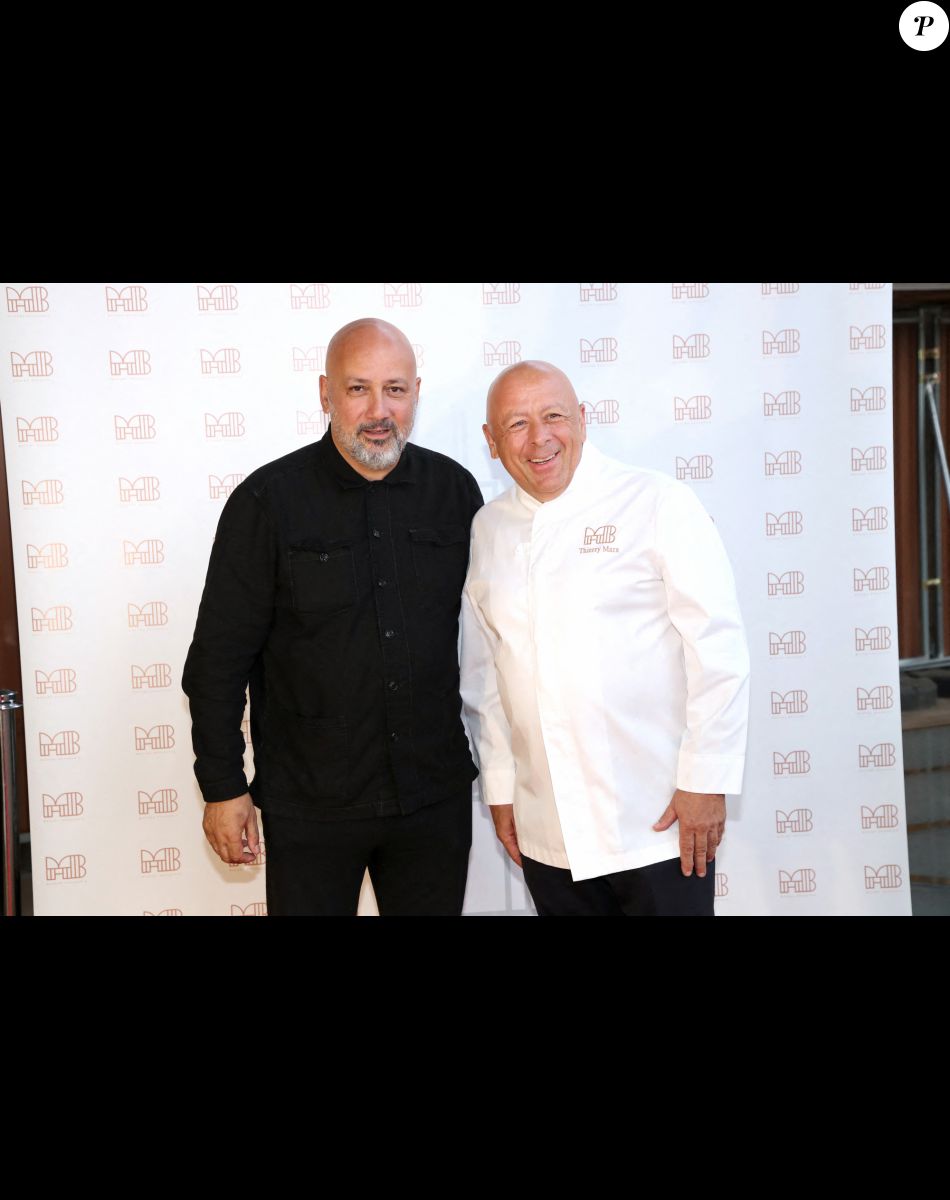Frédéric Anton (Chef du restaurant Jules Vernes) et Thierry Marx (Chef de " Madame Brasserie ") - Inauguration de la Brasserie " Madame Brasserie " au 1er étage de La Tour Eiffel à Paris. Le 22 Septembre 2022. © Bertrand Rindoff Petroff-Giancarlo Gorassini / Bestimage