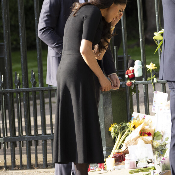 Le prince Harry, duc de Sussex, Meghan Markle, duchesse de Sussex devant le château de Windsor, suite au décès de la reine Elisabeth II d'Angleterre. Le 10 septembre 2022