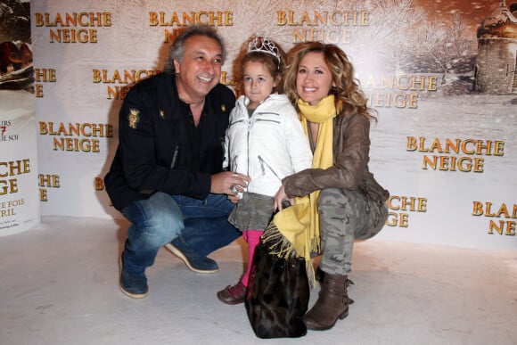 Lara Fabian, Gérard Pullicino et leur fille Lou au Gaumont Opéra à Paris en avril 2012