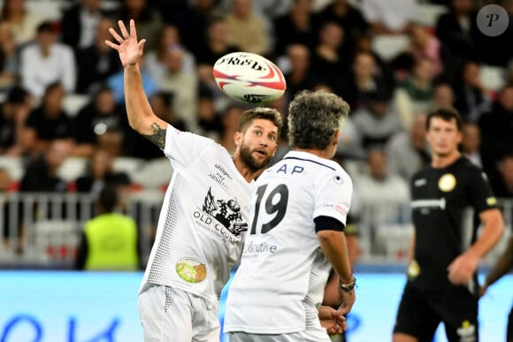 Paga - Match des Légendes, la rencontre qui mêle le football et le rugby au profit de l'association de P. Olmeta (ancien gardien de but et co-fondateur de l'association), "Un sourire, un espoir pour la vie" s'est déroulé à Nice à l'Allianz Riviera, le 26 septembre 2022. L'association de P. Olmetta est engagée en faveur des enfants atteints de cancer ou de maladie orpheline. © Bruno Bebert/Bestimage